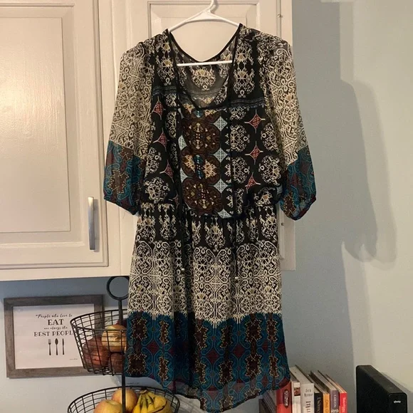 Dress - Picture 1 of 4